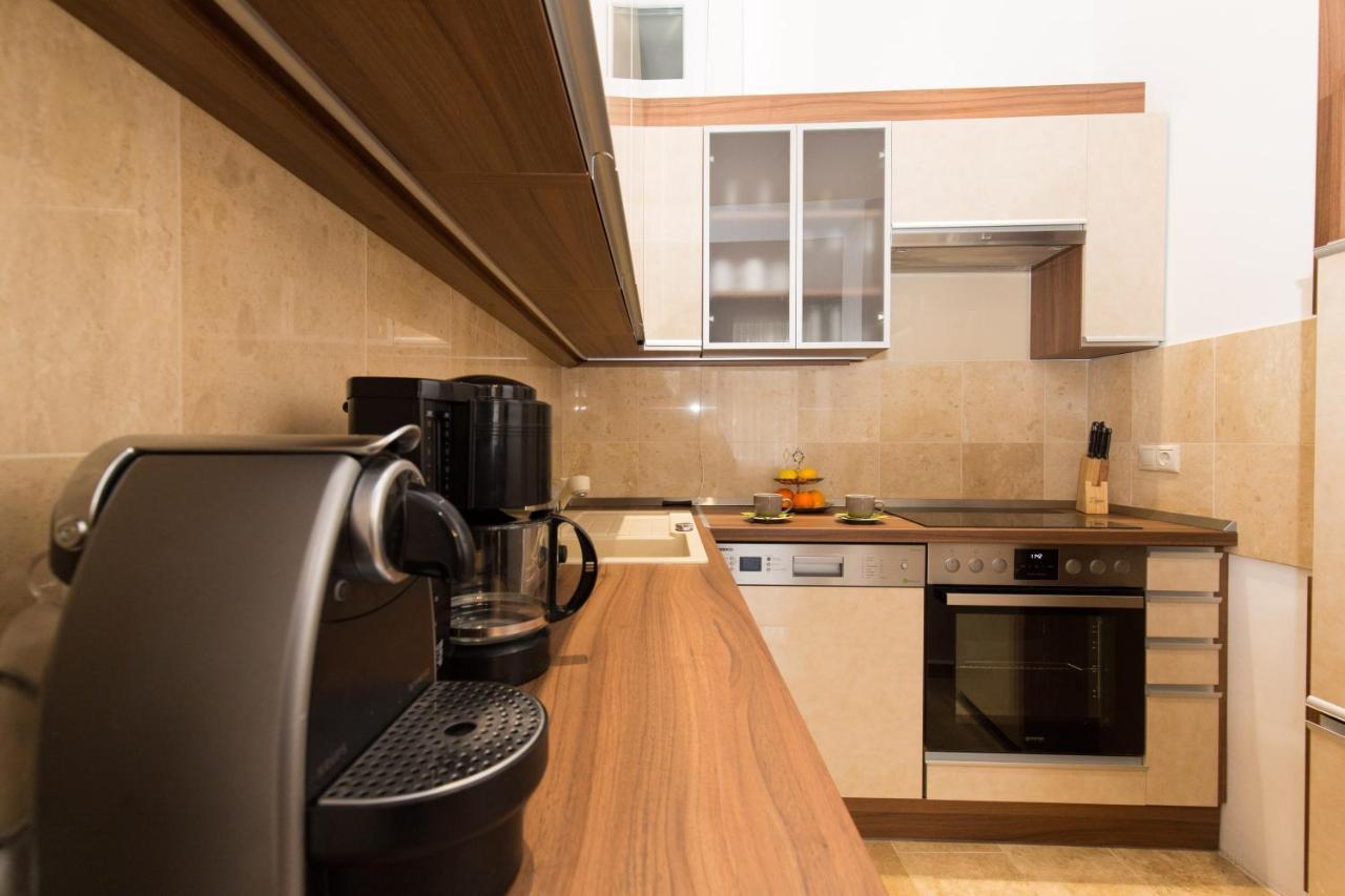 Elegant Apartment With Buda Castle View Budapest Ngoại thất bức ảnh
