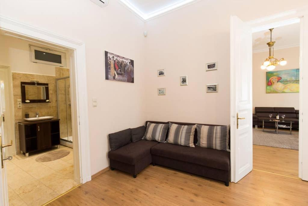 Elegant Apartment With Buda Castle View Budapest Ngoại thất bức ảnh