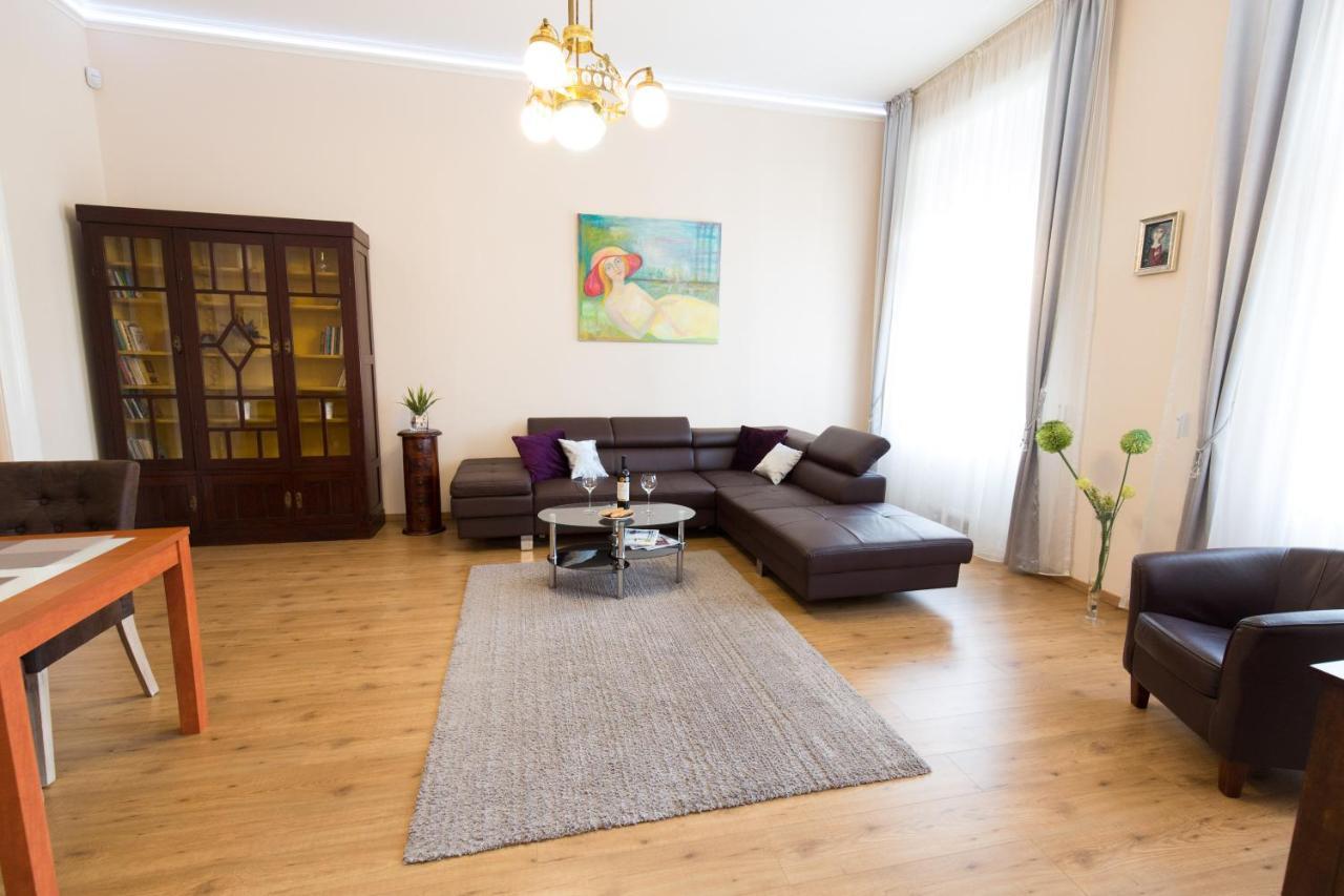 Elegant Apartment With Buda Castle View Budapest Ngoại thất bức ảnh