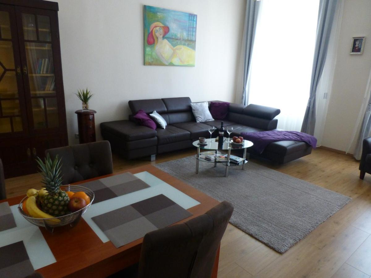 Elegant Apartment With Buda Castle View Budapest Ngoại thất bức ảnh