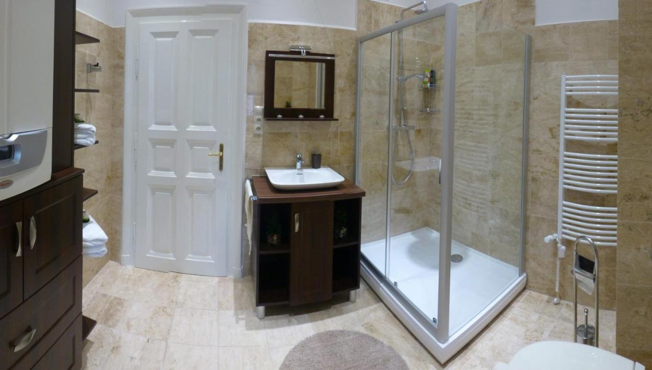 Elegant Apartment With Buda Castle View Budapest Ngoại thất bức ảnh